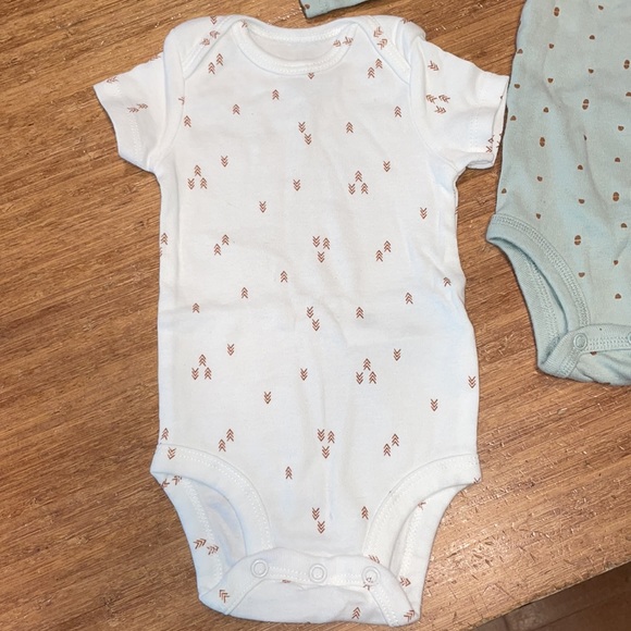 Unisex baby onesies - Picture 3 of 3